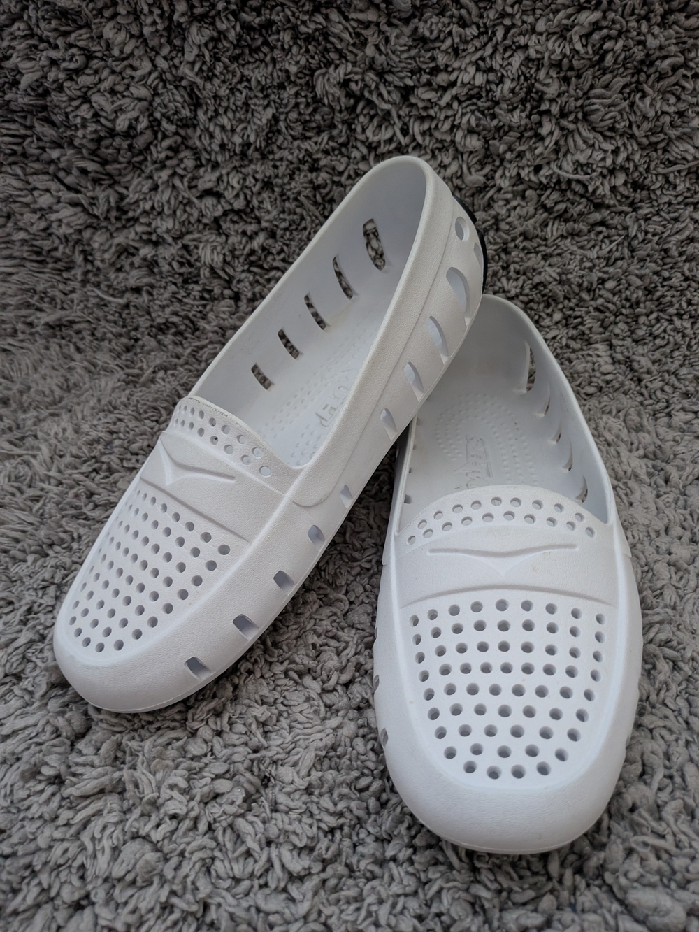 EUC Women's Posh Driver Floafer In Retired White And Black